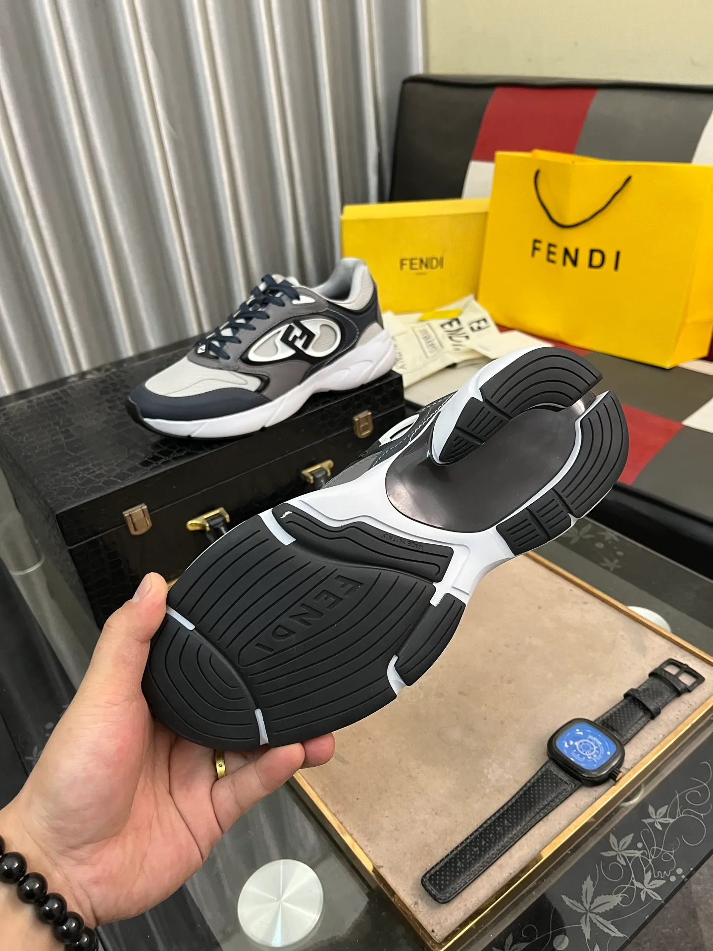 Men's Men's Shoes 💰760⌚️⌚️(Higher version) [Fendi] Fendi's latest casual shoes for men! Available at counters simultaneously! A one-to-one replica of the original. Made entirely of imported top-grain calfskin, the interior is made of top-grain water-dyed cowhide, and the original factory-supplied rubber outsole. Leading new fashion concepts. Matching code: 38-44. 45 can be customized and non-returnable! 3️⃣colors available